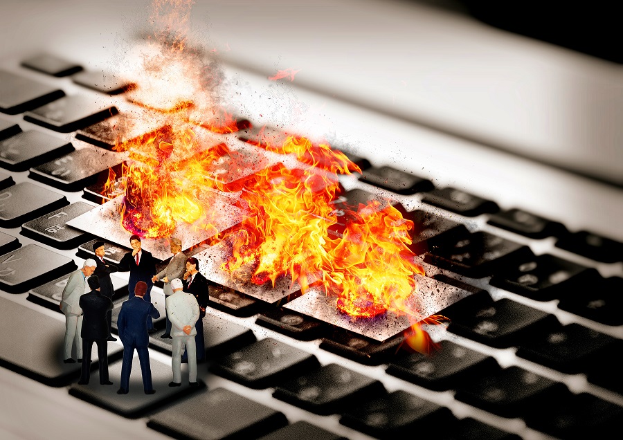 SNSトラブルは回避可能!研修とチェックを徹底しよう